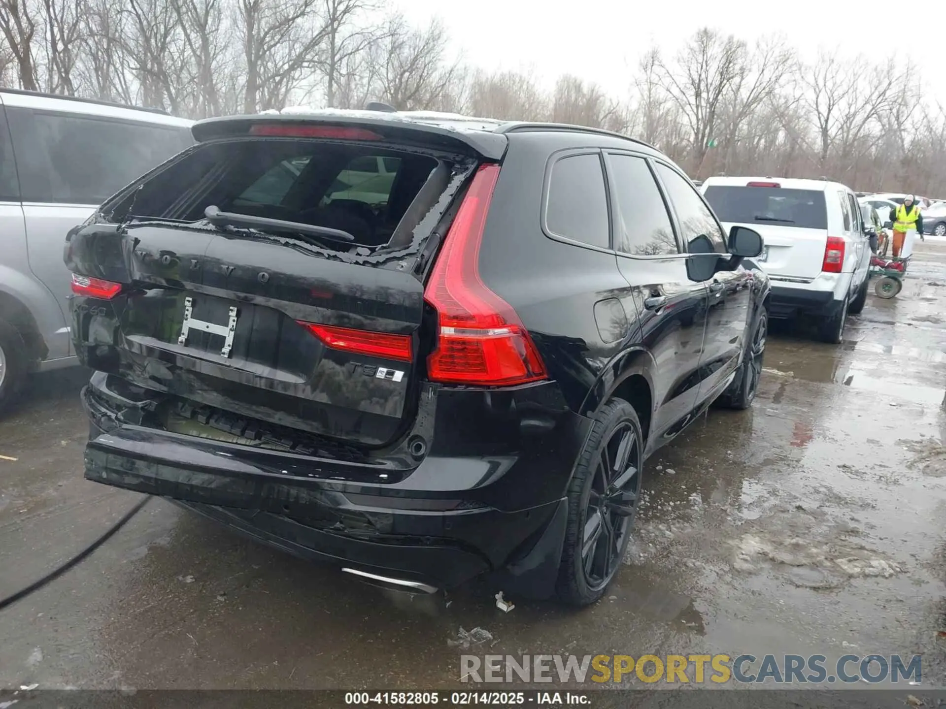 4 fotografías del automóvil dañado LYV102RM9KB297622 VOLVO XC60 2019