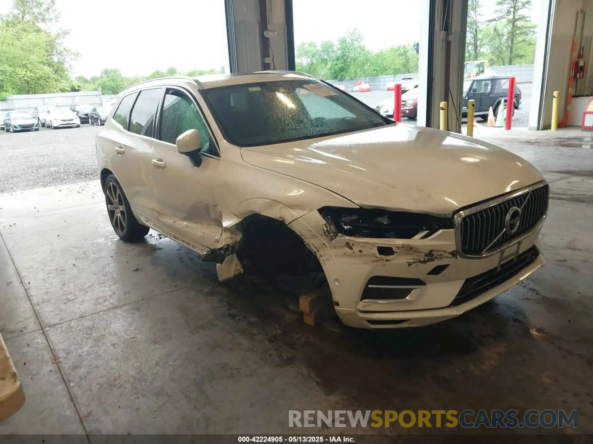 1 fotografías del automóvil dañado LYVA22RL1KB220003 VOLVO XC60 2019