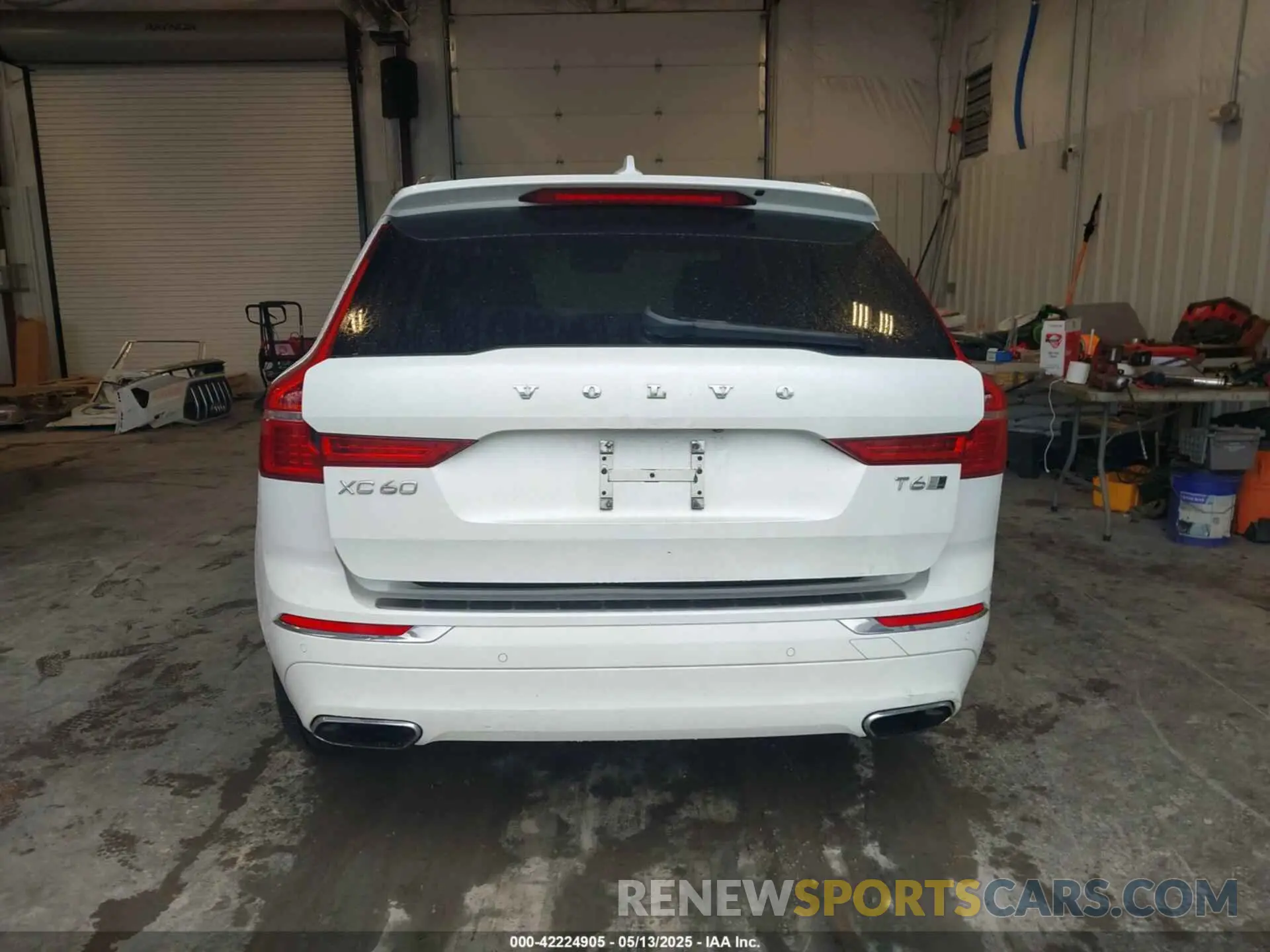 16 fotografías del automóvil dañado LYVA22RL1KB220003 VOLVO XC60 2019
