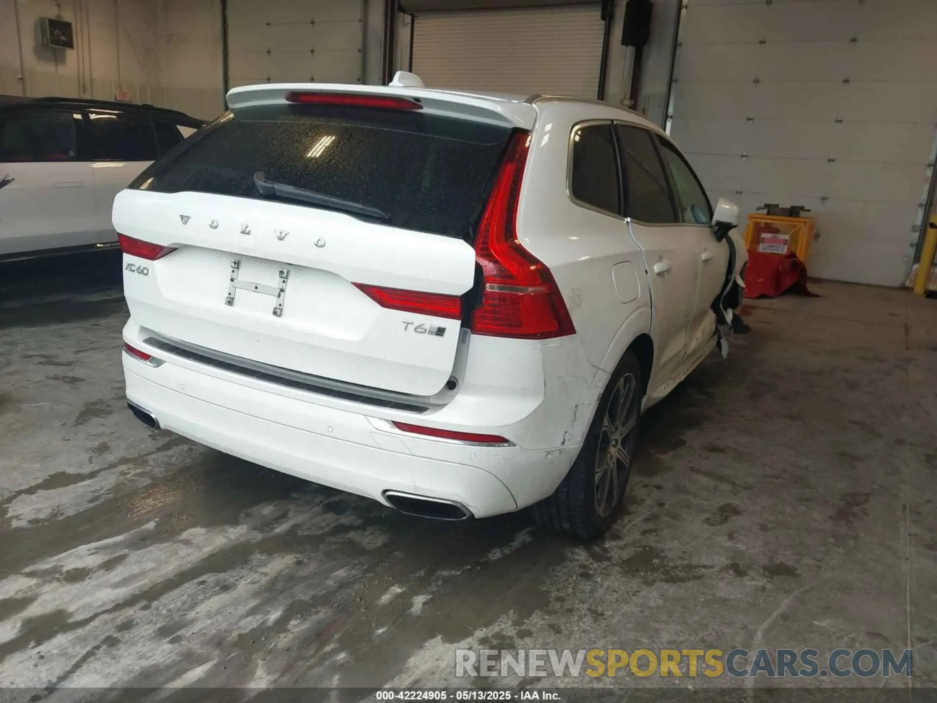 4 fotografías del automóvil dañado LYVA22RL1KB220003 VOLVO XC60 2019