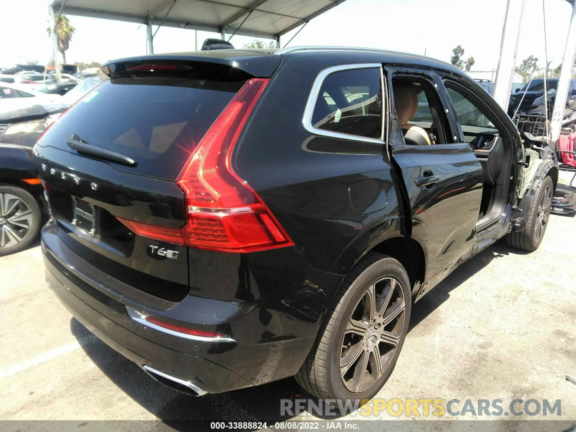 4 fotografías del automóvil dañado LYVA22RL1KB284834 VOLVO XC60 2019