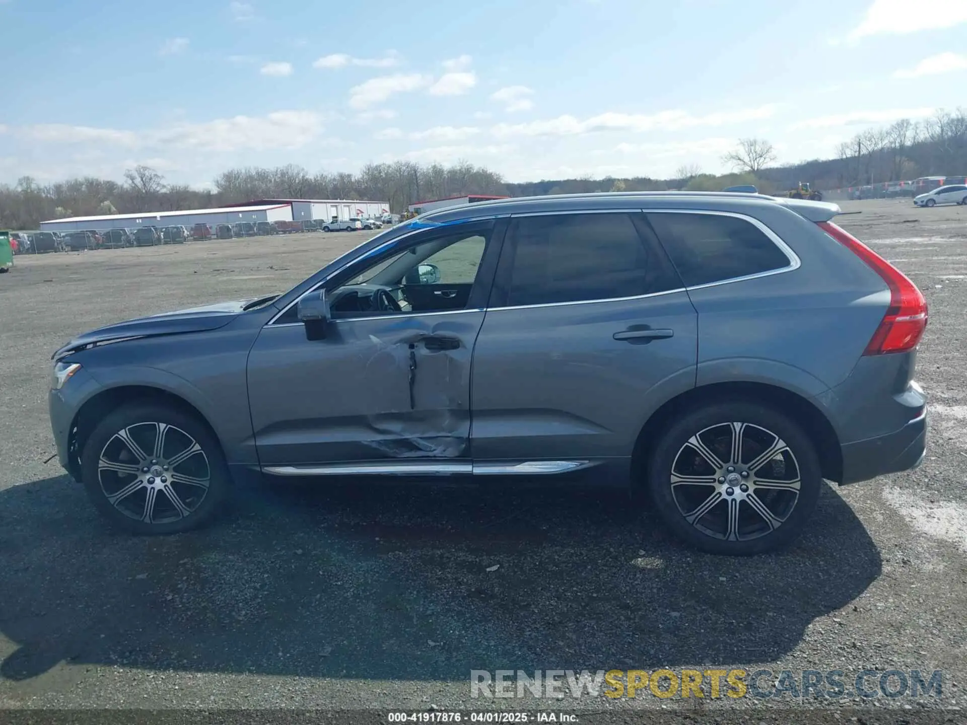 14 fotografías del automóvil dañado LYVA22RL4KB233716 VOLVO XC60 2019