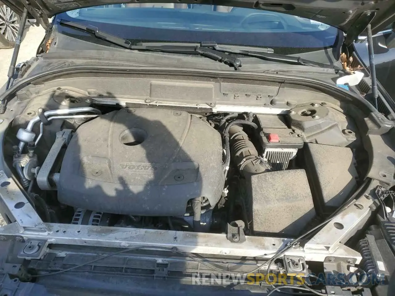 12 fotografías del automóvil dañado LYVA22RL8KB236876 VOLVO XC60 2019