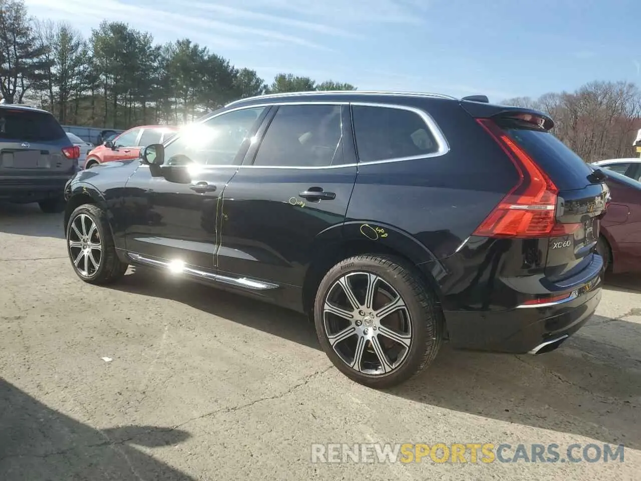 2 fotografías del automóvil dañado LYVA22RL8KB236876 VOLVO XC60 2019
