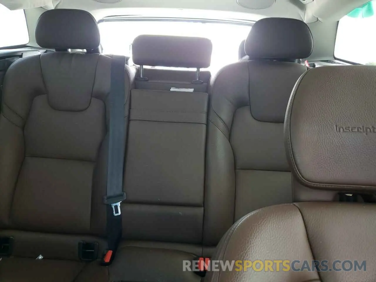 10 fotografías del automóvil dañado LYVA22RLXKB215043 VOLVO XC60 2019