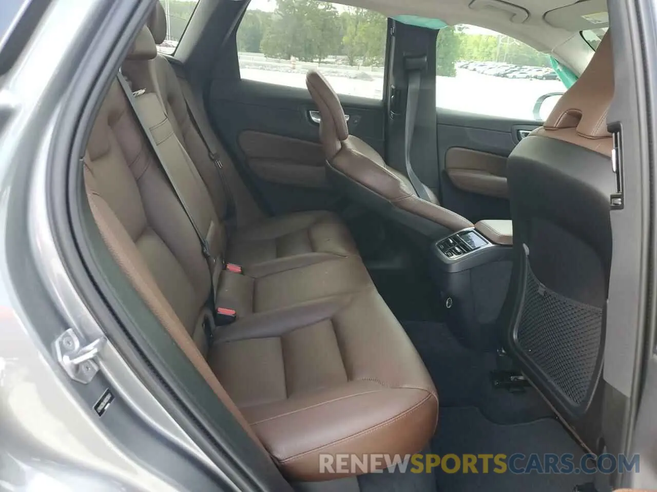 11 fotografías del automóvil dañado LYVA22RLXKB215043 VOLVO XC60 2019