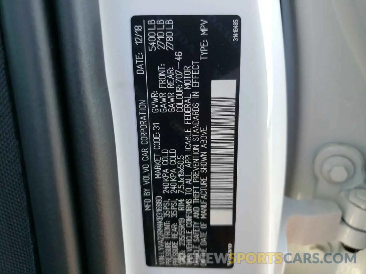 10 fotografías del automóvil dañado LYVA22RM4KB316880 VOLVO XC60 2019