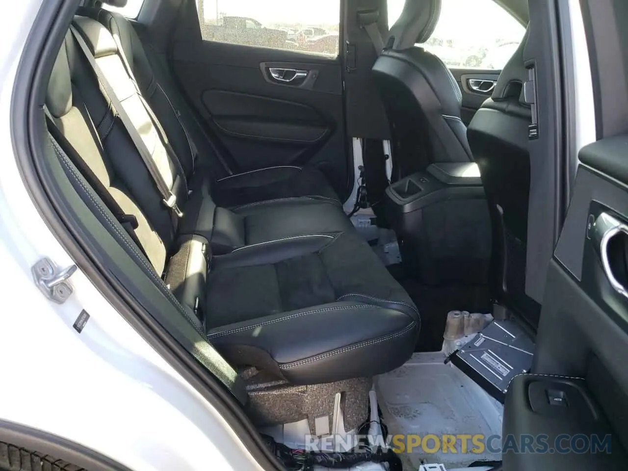6 fotografías del automóvil dañado LYVA22RM4KB316880 VOLVO XC60 2019