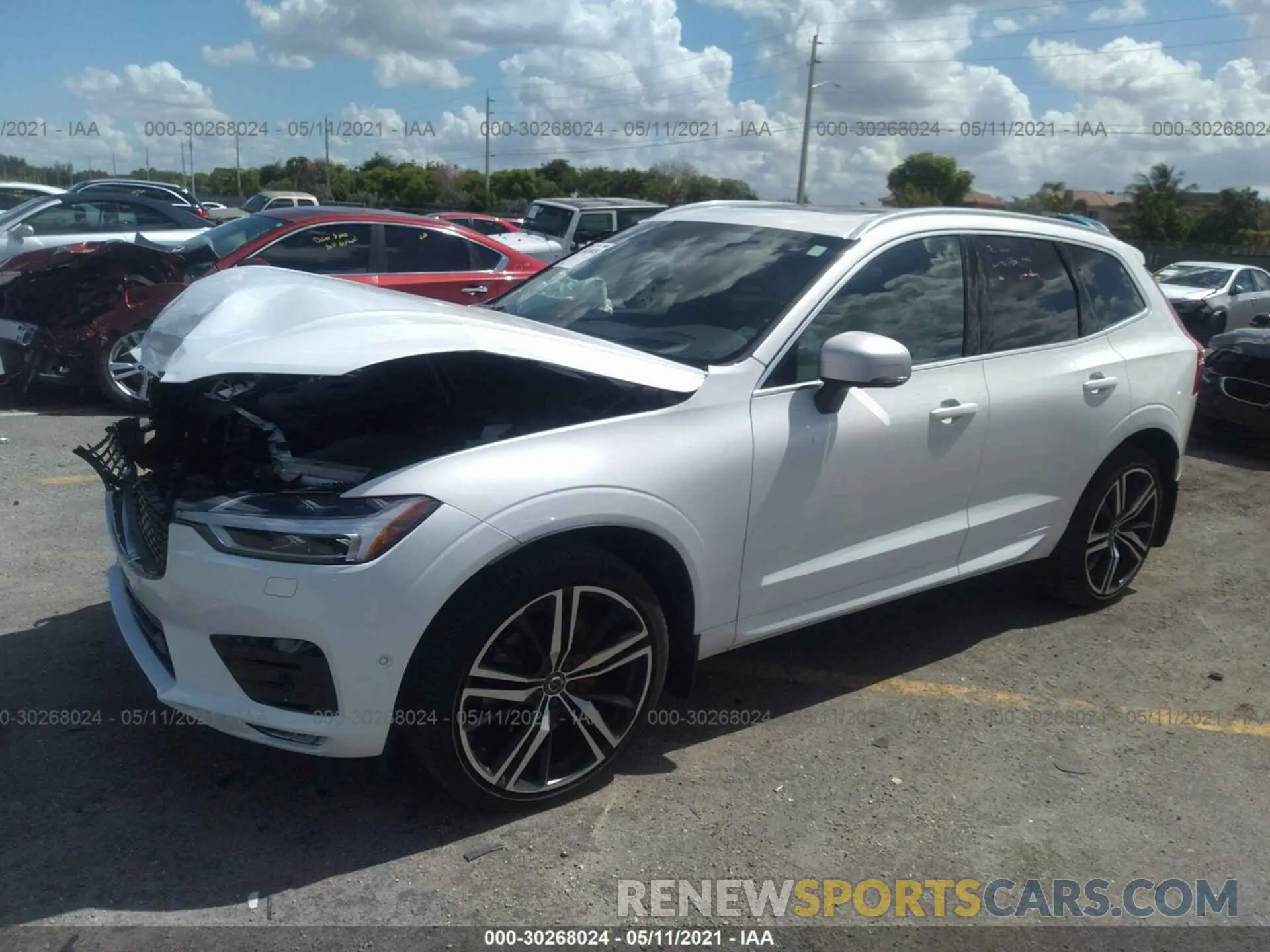 2 fotografías del automóvil dañado LYVA22RM9KB218377 VOLVO XC60 2019