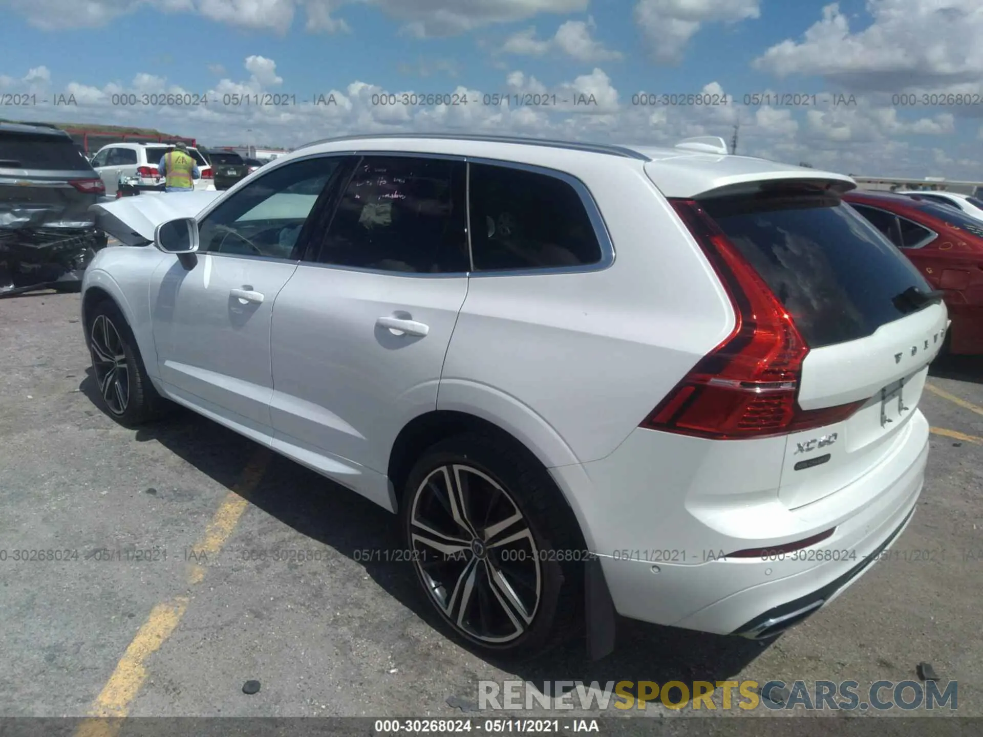 3 fotografías del automóvil dañado LYVA22RM9KB218377 VOLVO XC60 2019