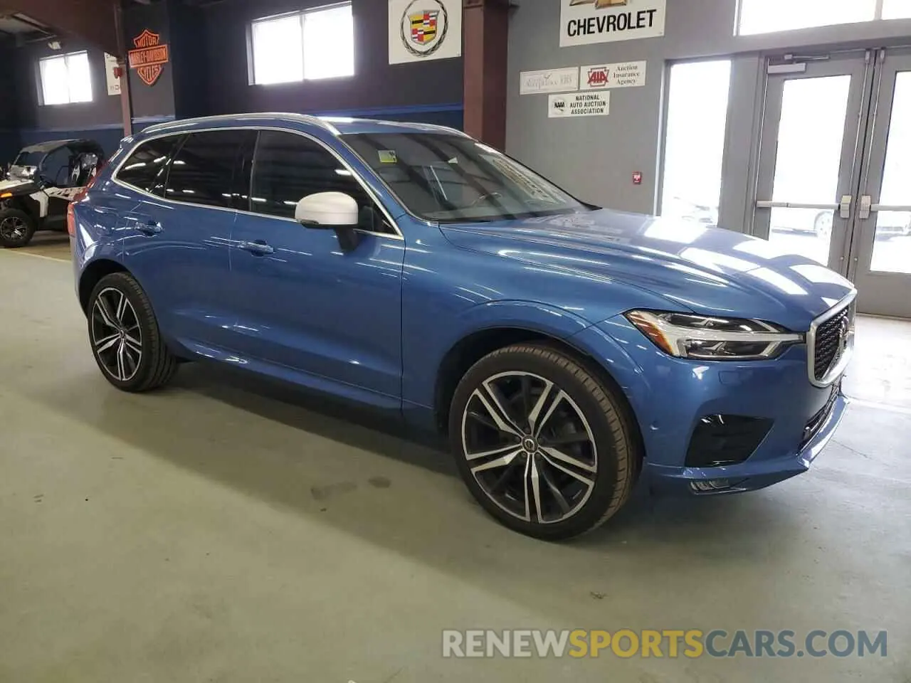4 fotografías del automóvil dañado LYVA22RMXKB273761 VOLVO XC60 2019