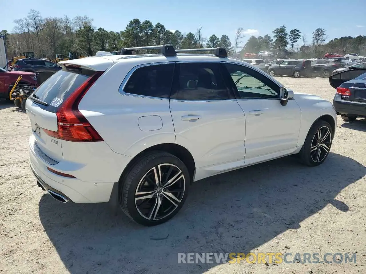 3 fotografías del automóvil dañado LYVBR0DM2KB241690 VOLVO XC60 2019