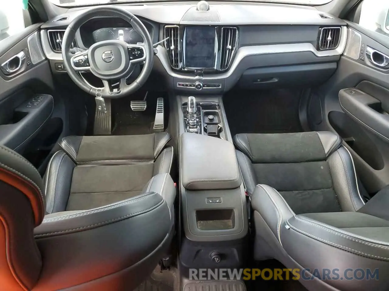 8 fotografías del automóvil dañado LYVBR0DM2KB241690 VOLVO XC60 2019