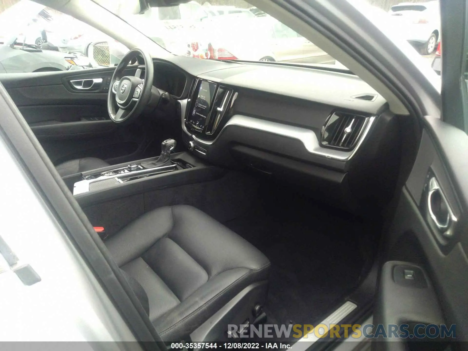 5 fotografías del automóvil dañado YV4A22RK1K1328570 VOLVO XC60 2019