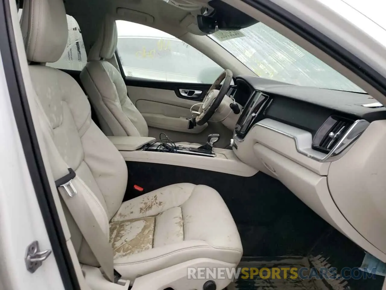 5 fotografías del automóvil dañado YV4A22RK8K1338982 VOLVO XC60 2019