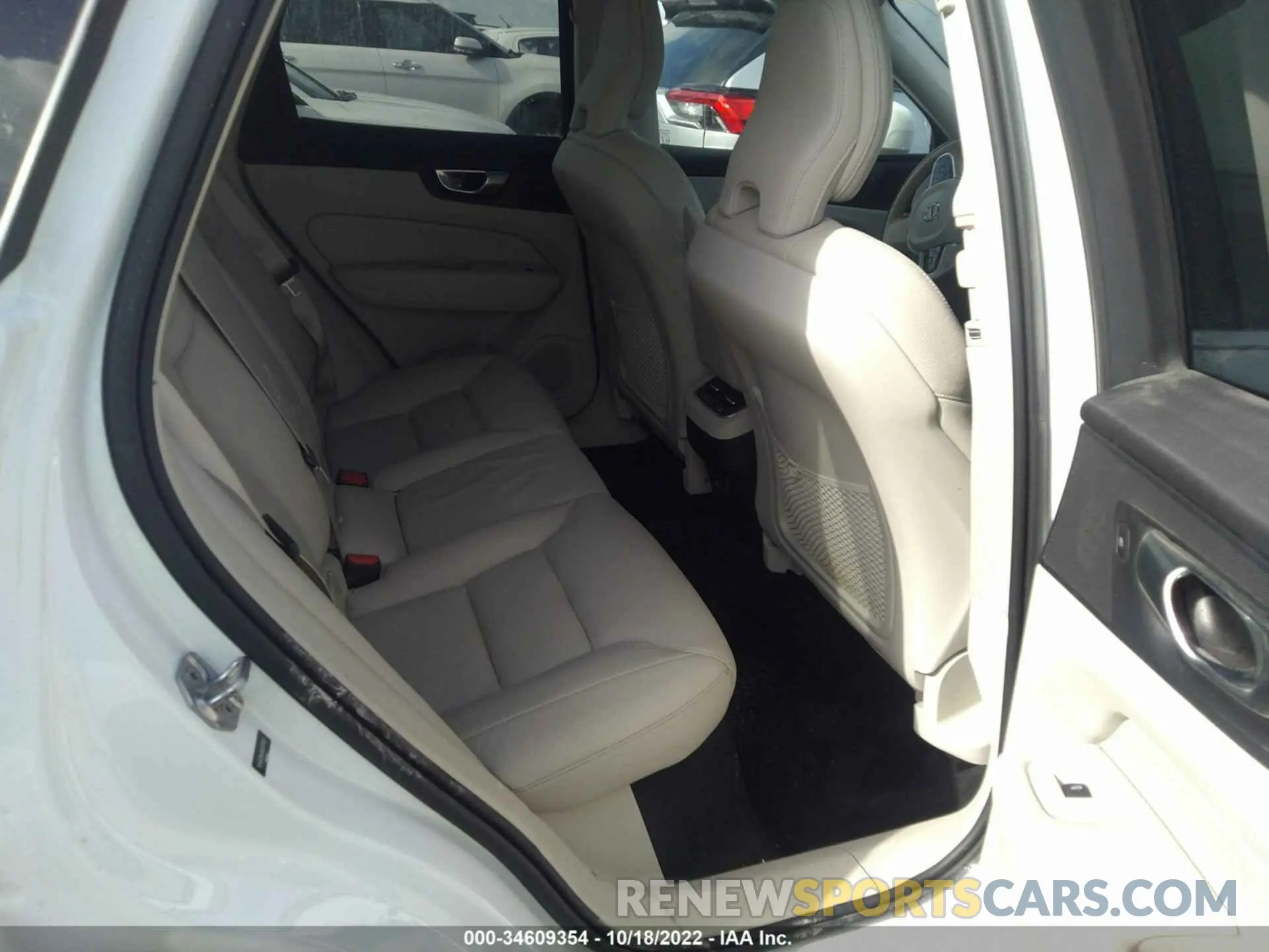8 fotografías del automóvil dañado YV4A22RLXK1337857 VOLVO XC60 2019