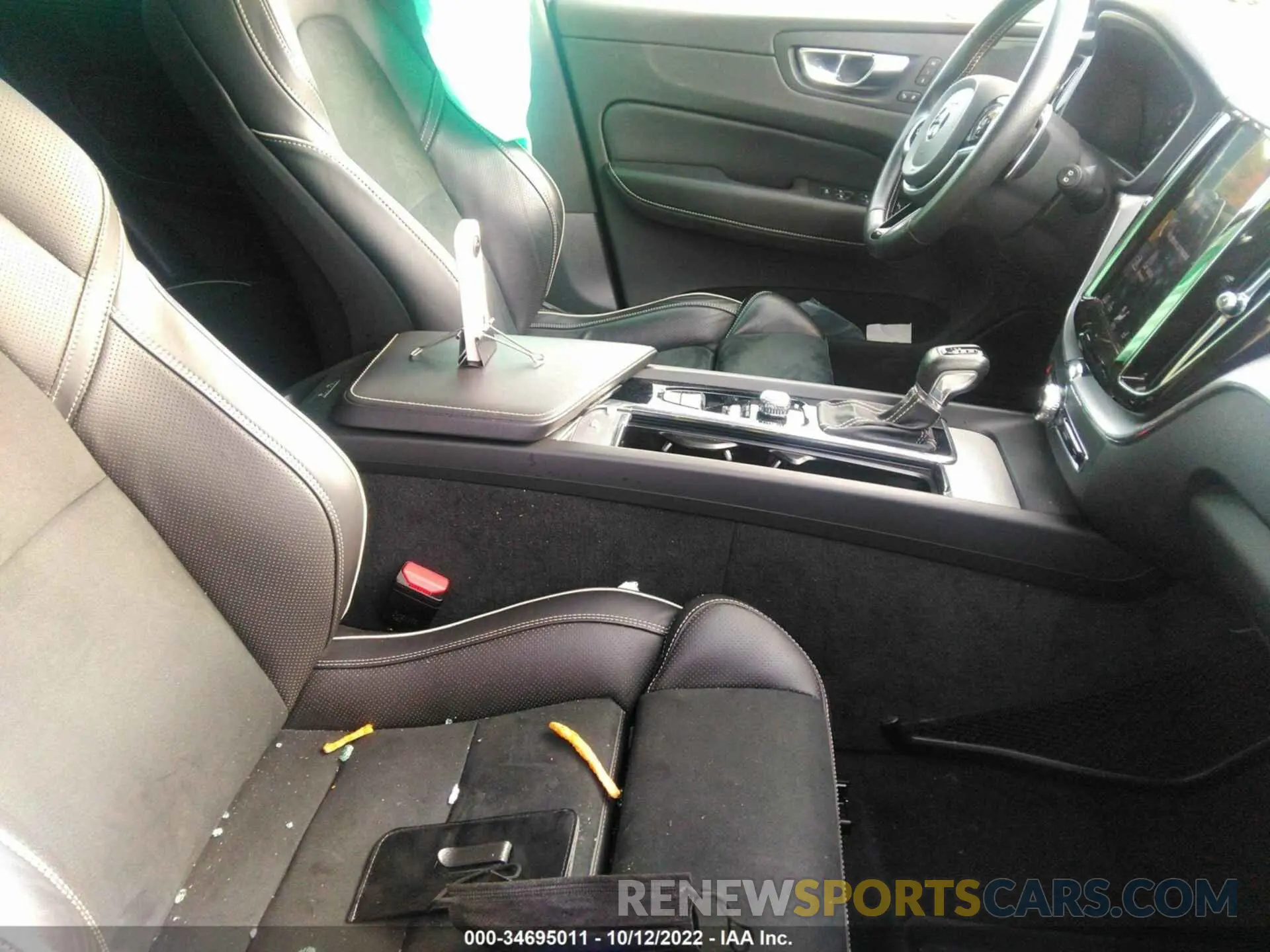 5 fotografías del automóvil dañado YV4A22RM3K1348577 VOLVO XC60 2019