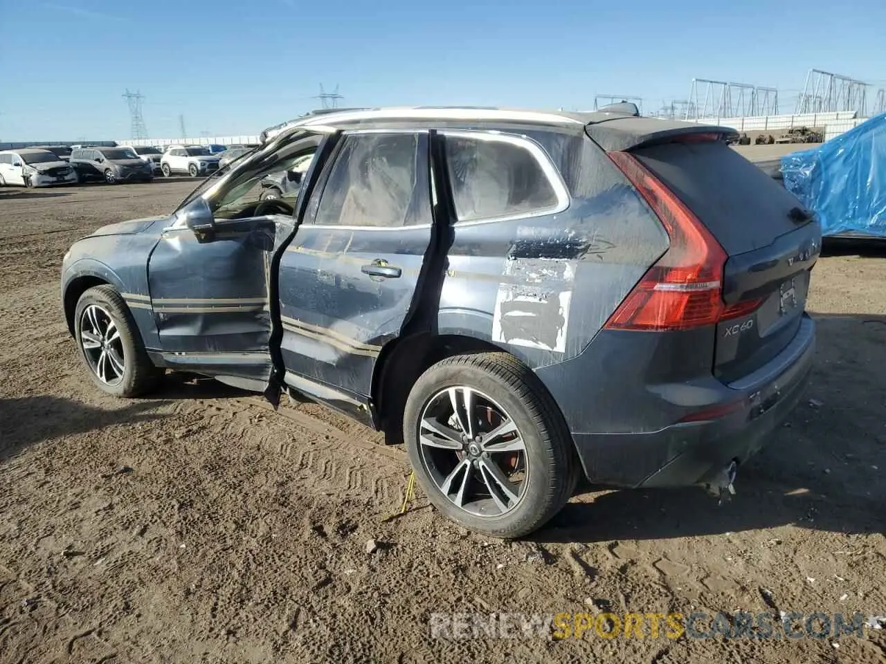 2 fotografías del automóvil dañado YV4102DK1L1504211 VOLVO XC60 2020