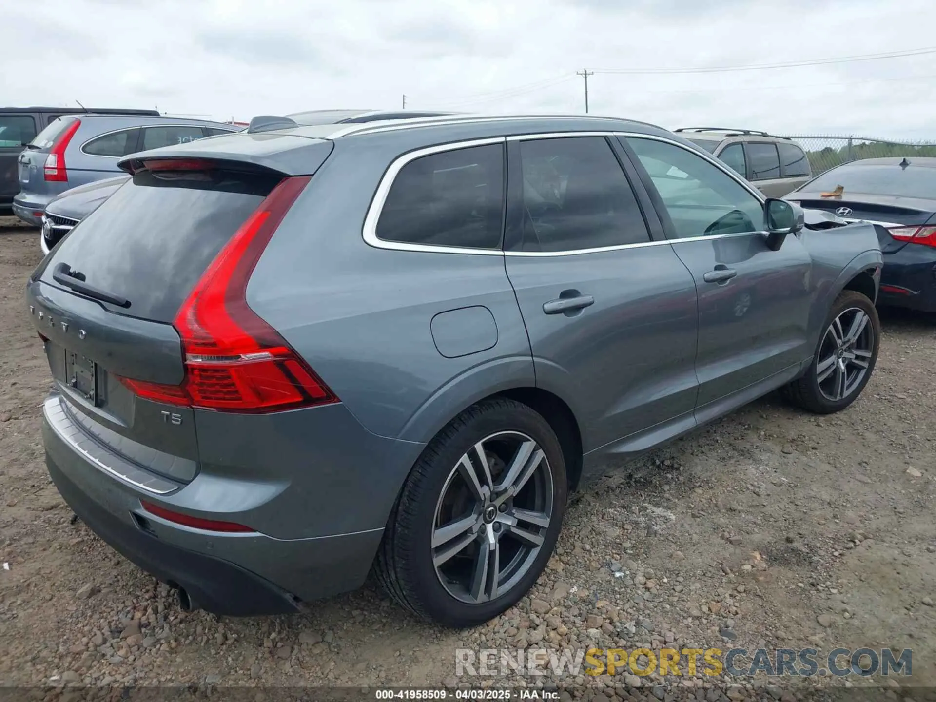 4 fotografías del automóvil dañado YV4102DK2L1589947 VOLVO XC60 2020