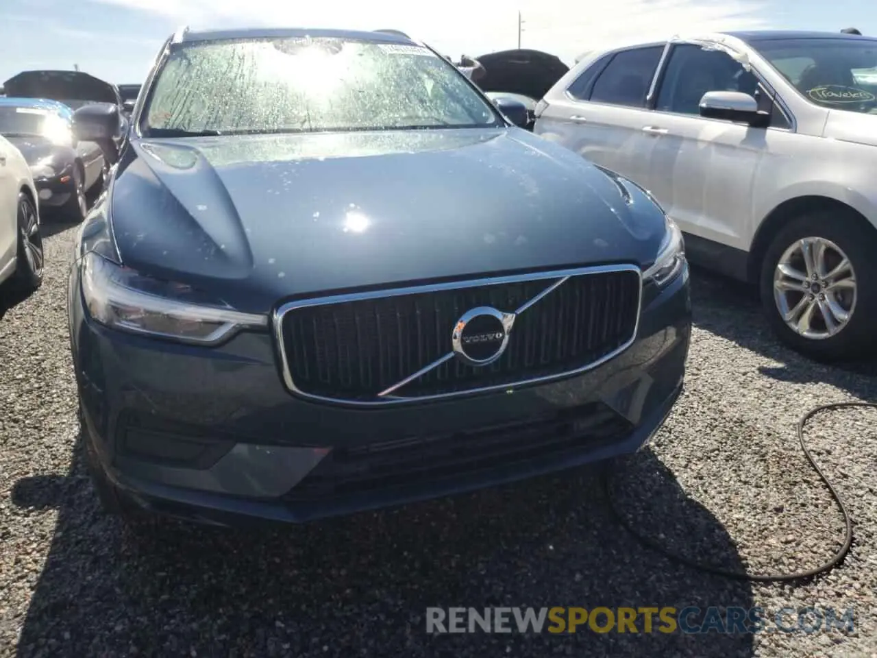 5 fotografías del automóvil dañado YV4102DK3L1436039 VOLVO XC60 2020