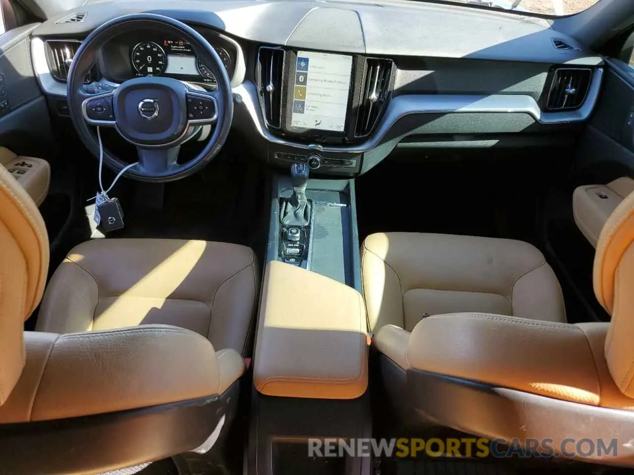 8 fotografías del automóvil dañado YV4102DK5L1418500 VOLVO XC60 2020