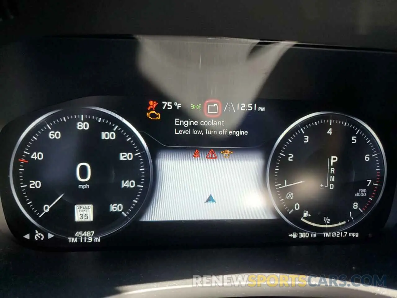 9 fotografías del automóvil dañado YV4102DK5L1418500 VOLVO XC60 2020