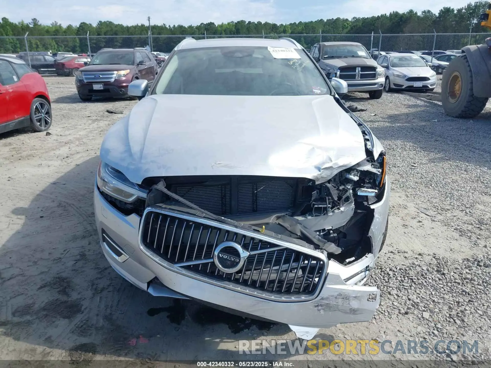 12 fotografías del automóvil dañado YV4102DL3L1525862 VOLVO XC60 2020