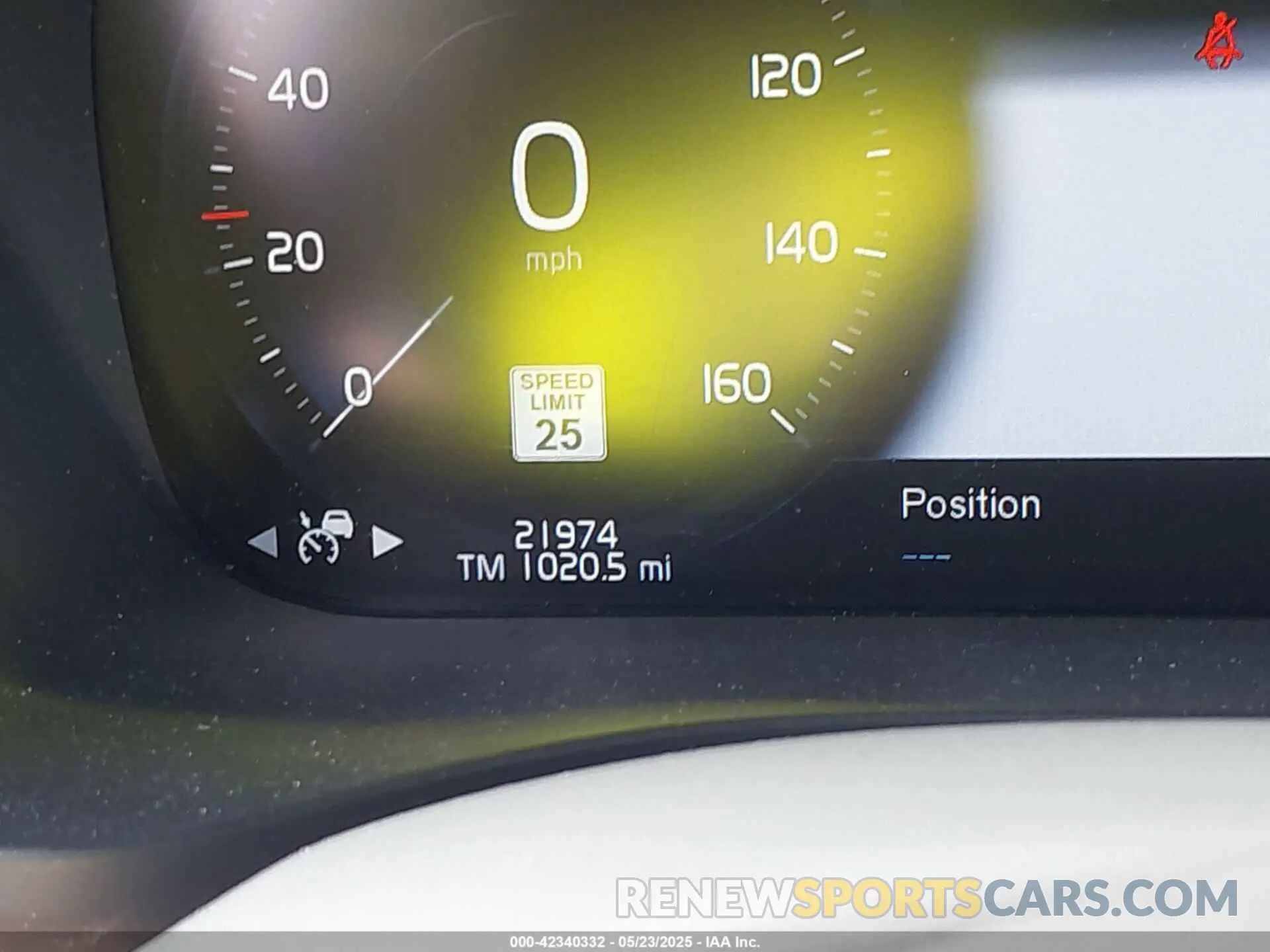 15 fotografías del automóvil dañado YV4102DL3L1525862 VOLVO XC60 2020