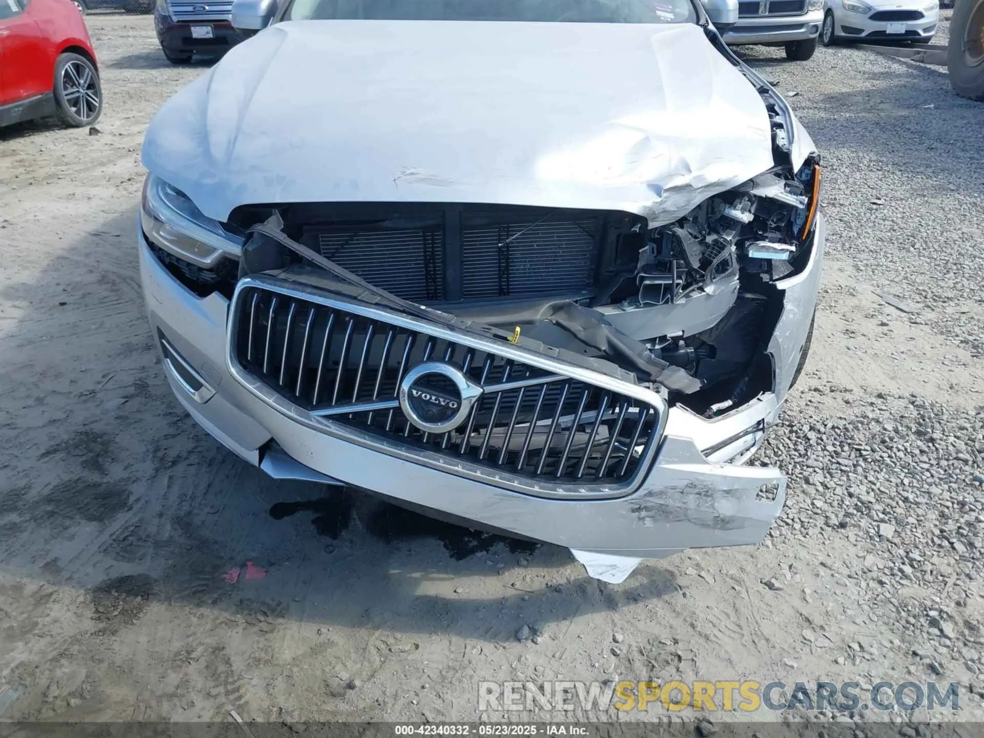 6 fotografías del automóvil dañado YV4102DL3L1525862 VOLVO XC60 2020
