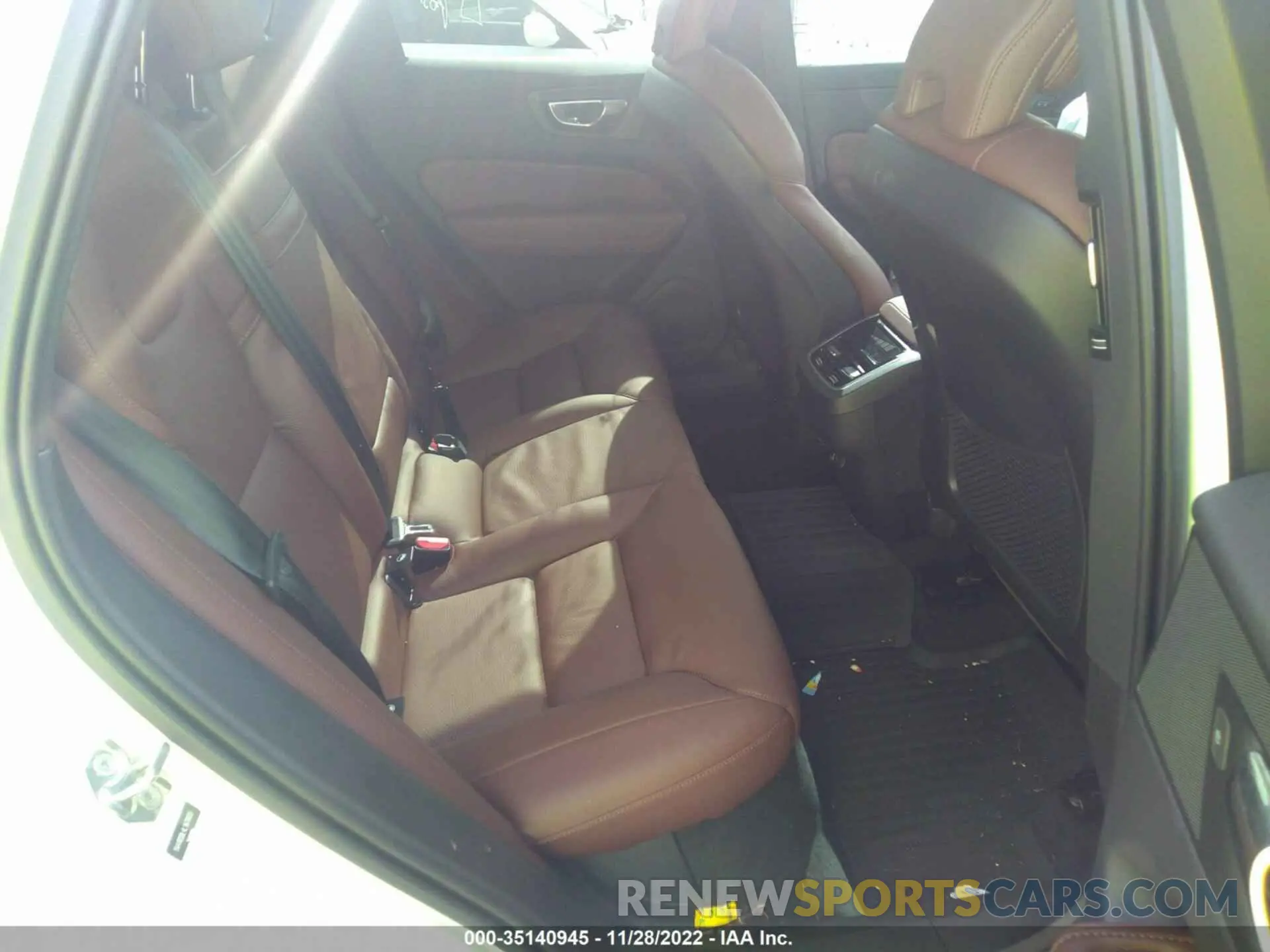 8 fotografías del automóvil dañado YV4102DL4L1478695 VOLVO XC60 2020