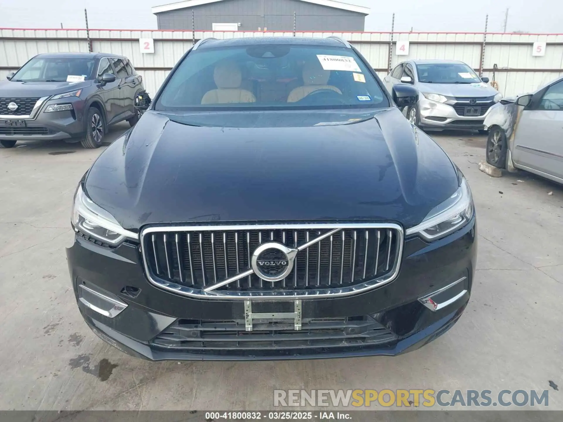 13 fotografías del automóvil dañado YV4102DL4L1535820 VOLVO XC60 2020
