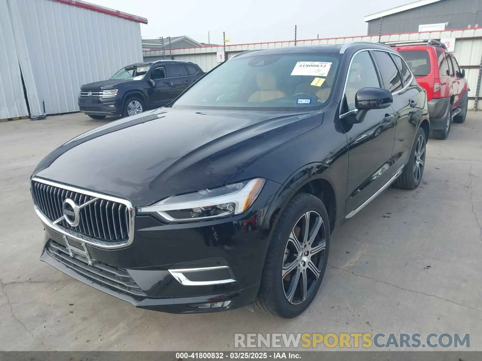 2 fotografías del automóvil dañado YV4102DL4L1535820 VOLVO XC60 2020