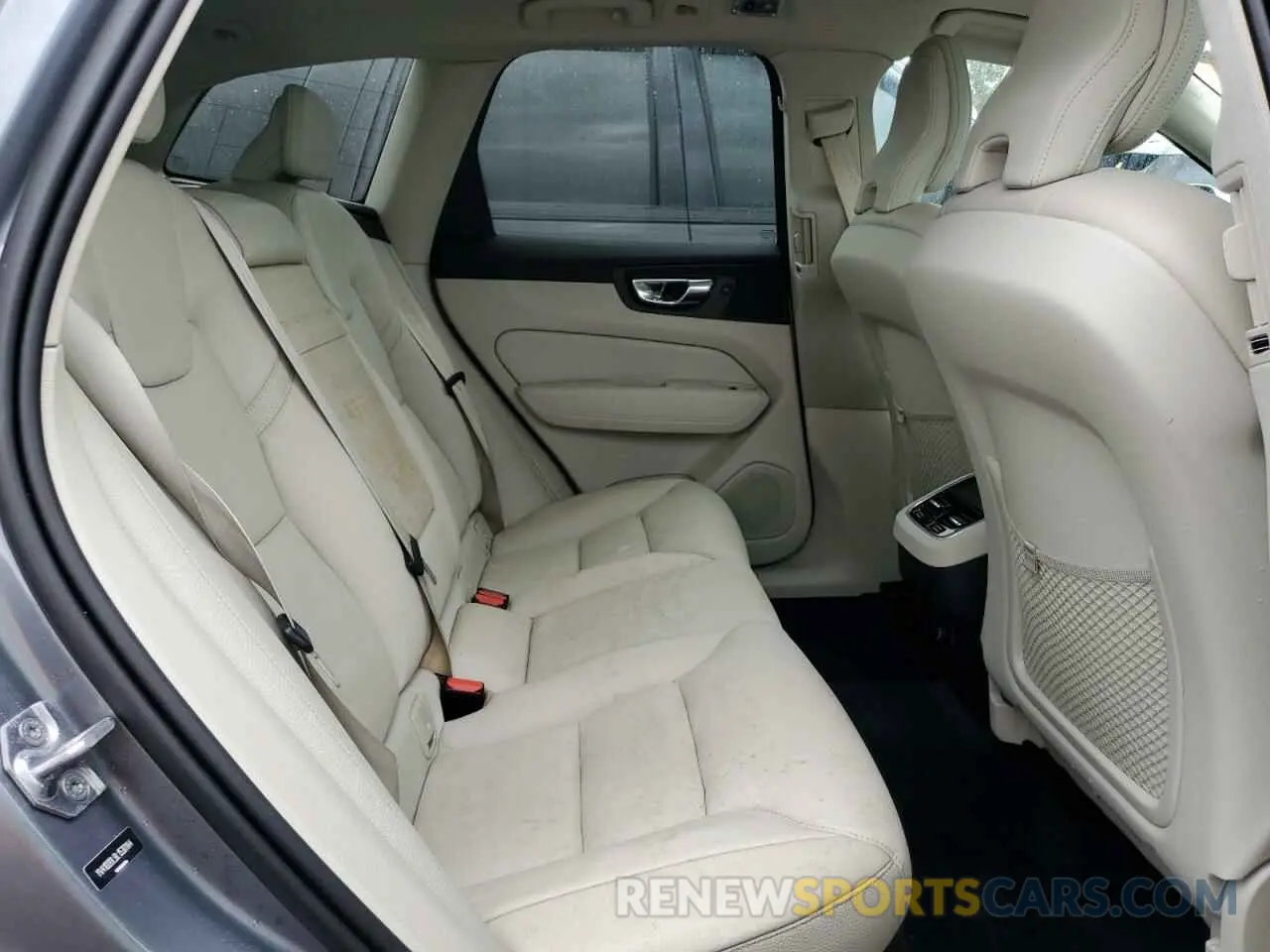 6 fotografías del automóvil dañado YV4102DL9L1530144 VOLVO XC60 2020