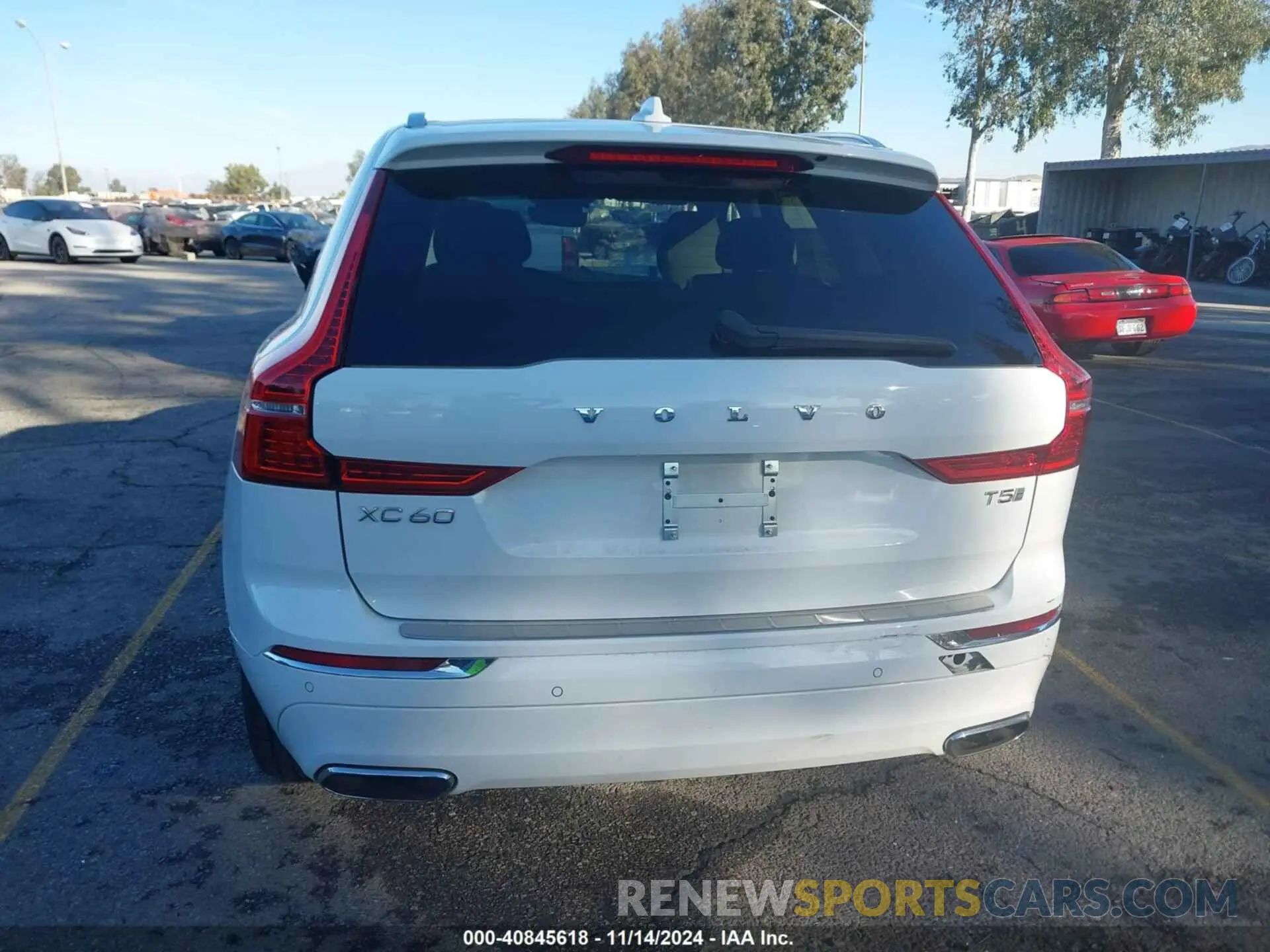 17 fotografías del automóvil dañado YV4102DLXL1512610 VOLVO XC60 2020