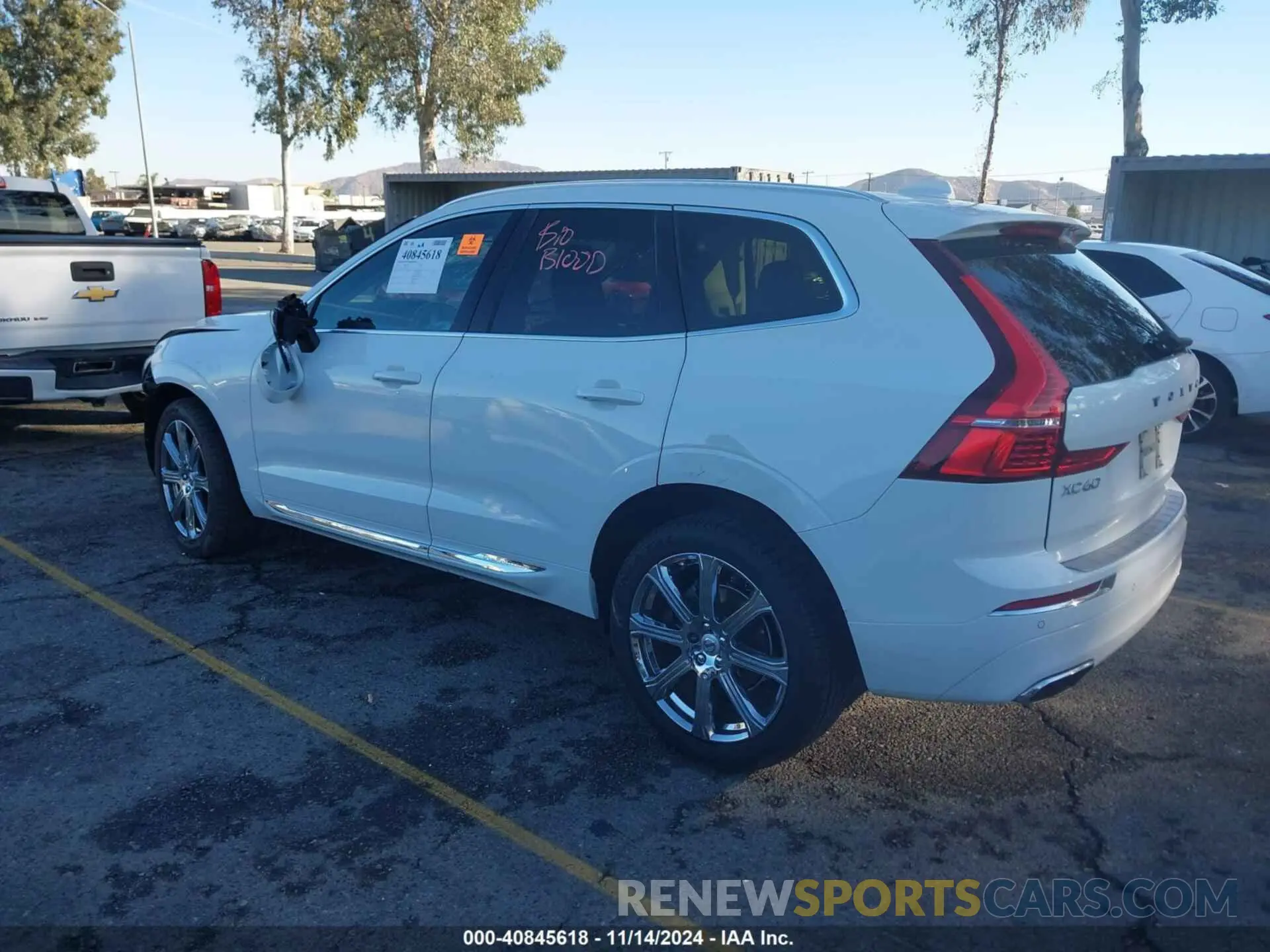 3 fotografías del automóvil dañado YV4102DLXL1512610 VOLVO XC60 2020