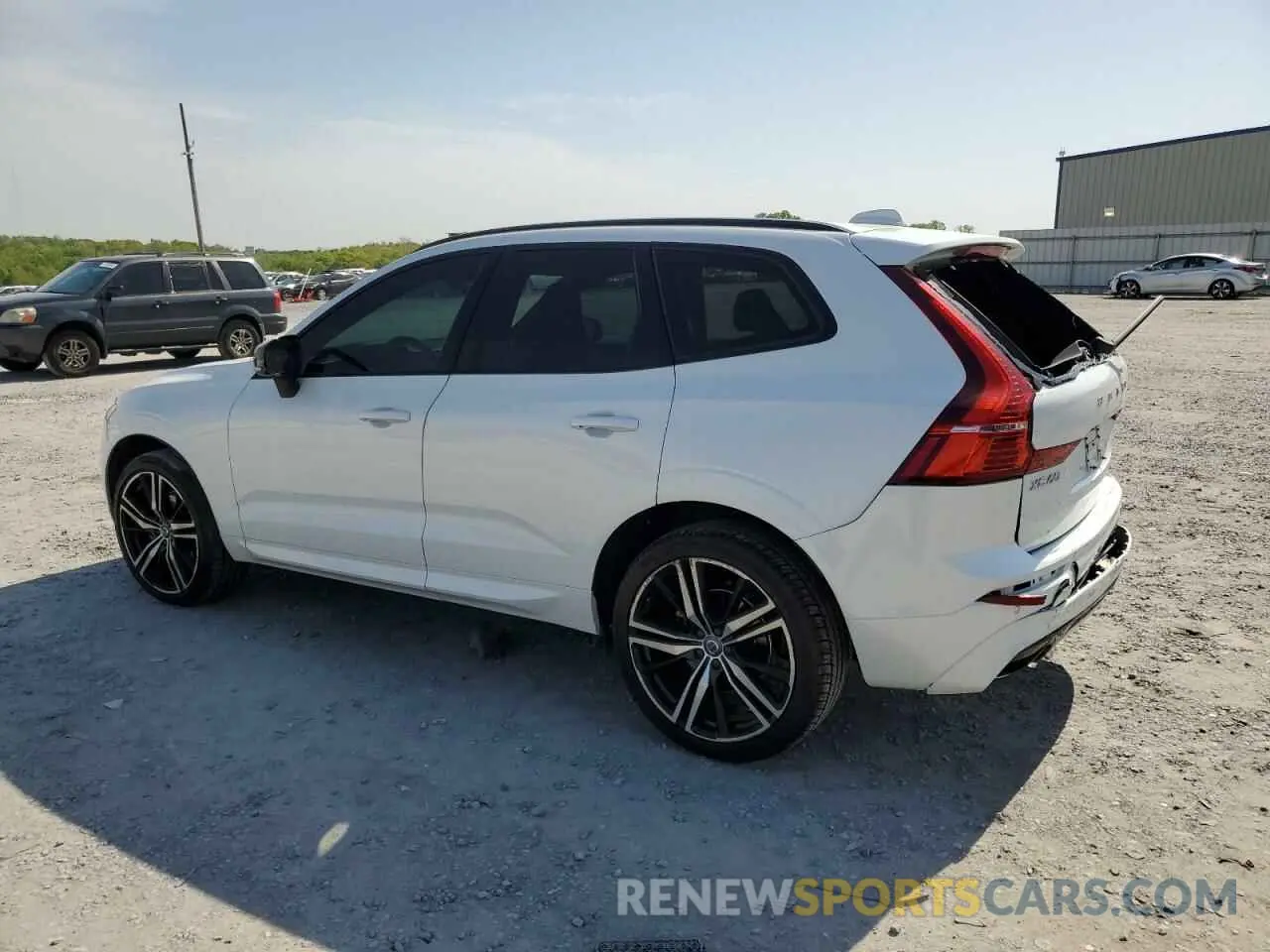 2 fotografías del automóvil dañado YV4102DM1L1498380 VOLVO XC60 2020