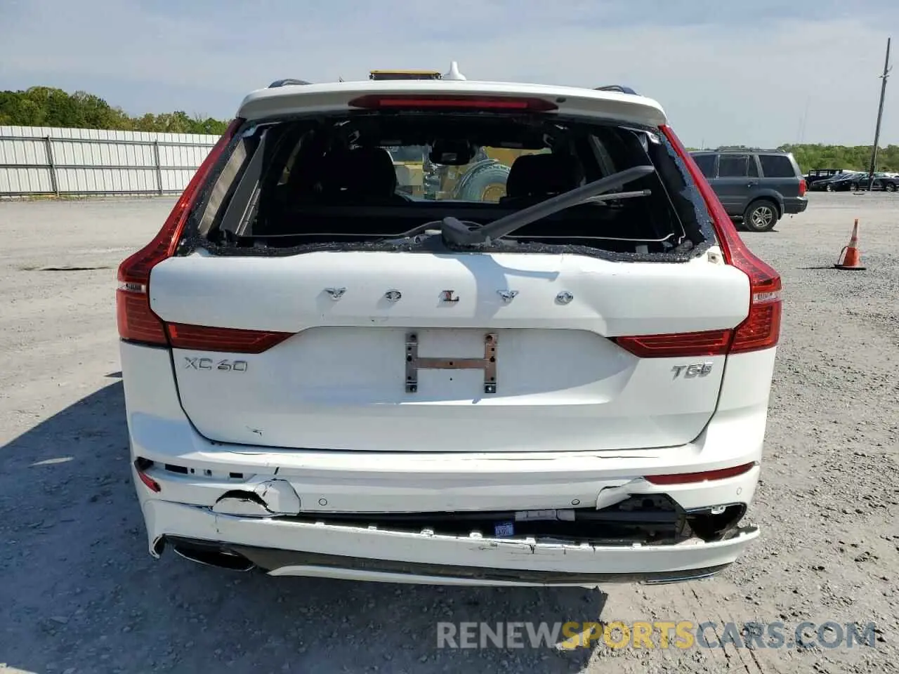6 fotografías del automóvil dañado YV4102DM1L1498380 VOLVO XC60 2020