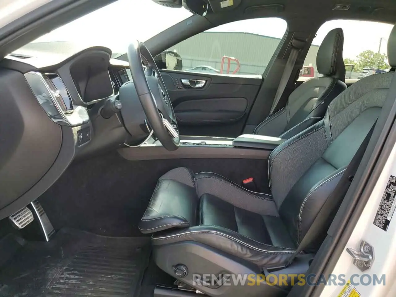 7 fotografías del automóvil dañado YV4102DM1L1498380 VOLVO XC60 2020