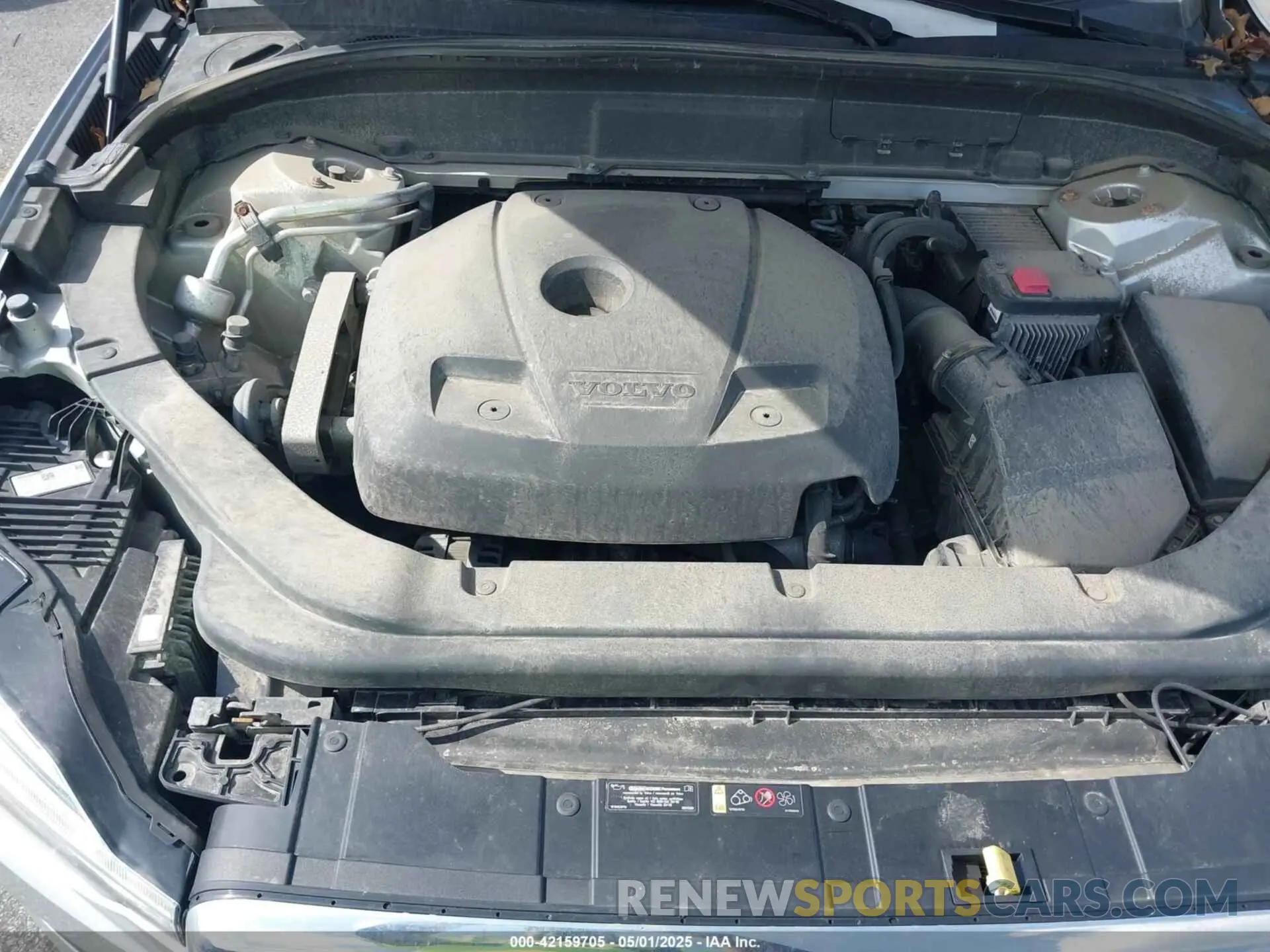 10 fotografías del automóvil dañado YV4102RK0L1478564 VOLVO XC60 2020