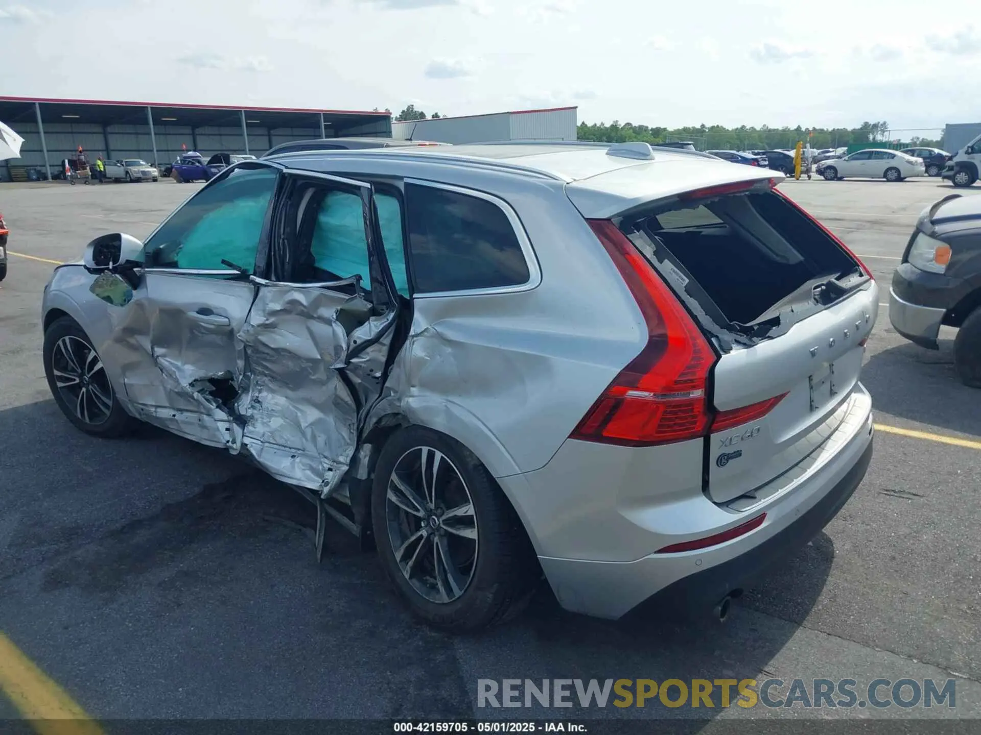 3 fotografías del automóvil dañado YV4102RK0L1478564 VOLVO XC60 2020