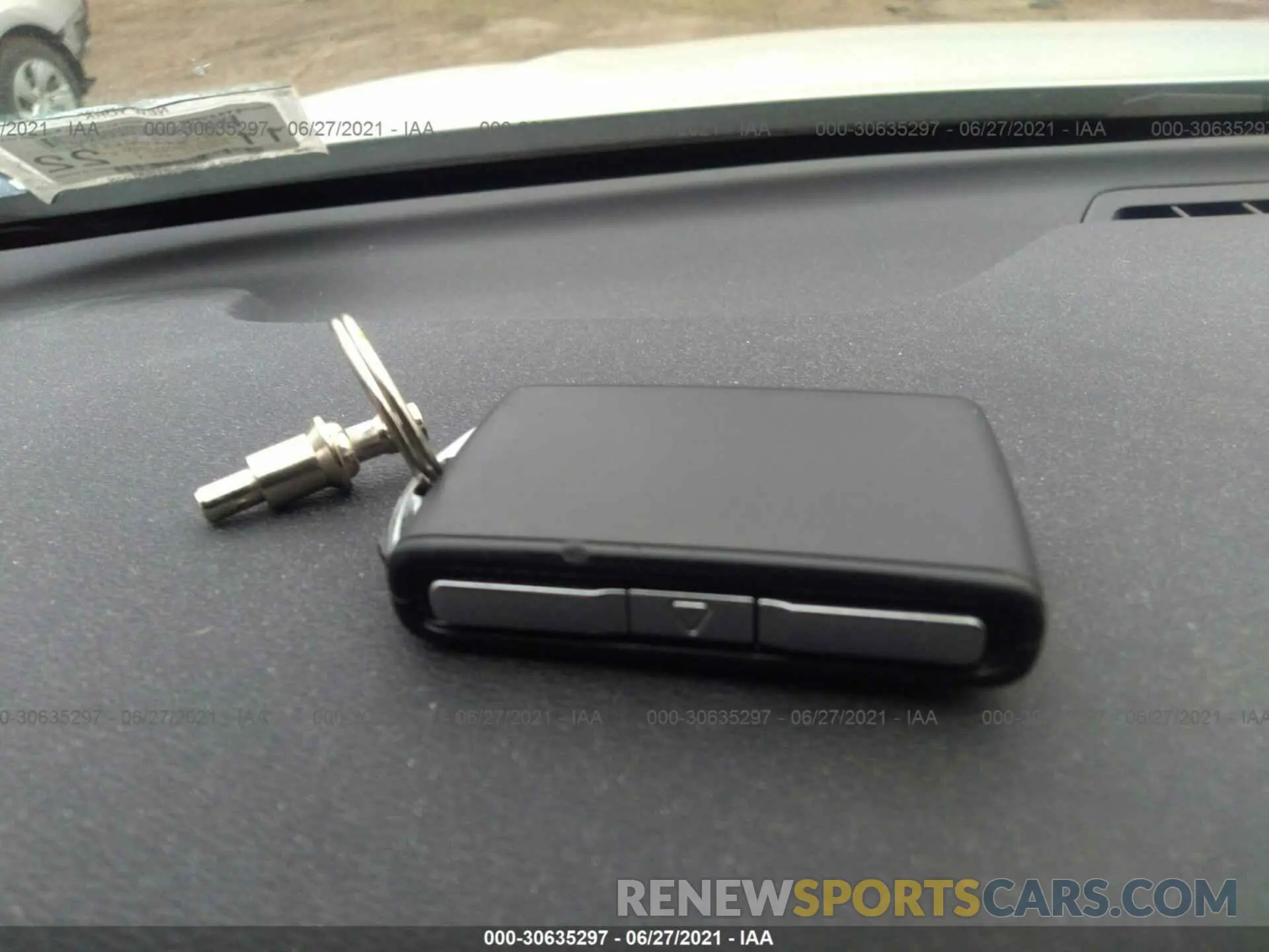 11 fotografías del automóvil dañado YV4102RK4L1554321 VOLVO XC60 2020