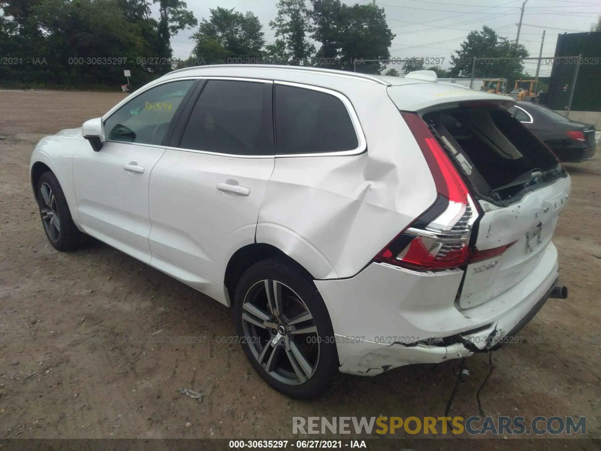 3 fotografías del automóvil dañado YV4102RK4L1554321 VOLVO XC60 2020