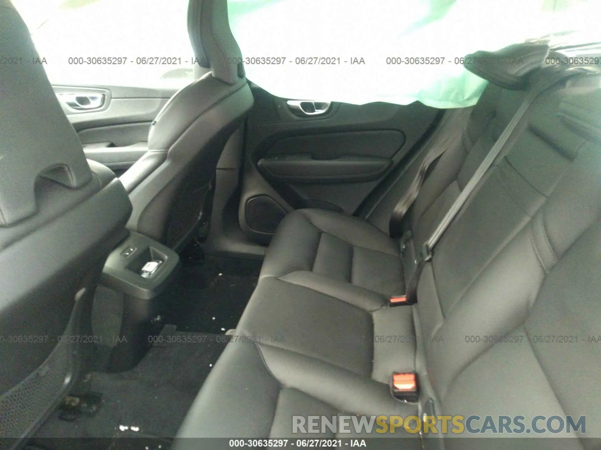 8 fotografías del automóvil dañado YV4102RK4L1554321 VOLVO XC60 2020