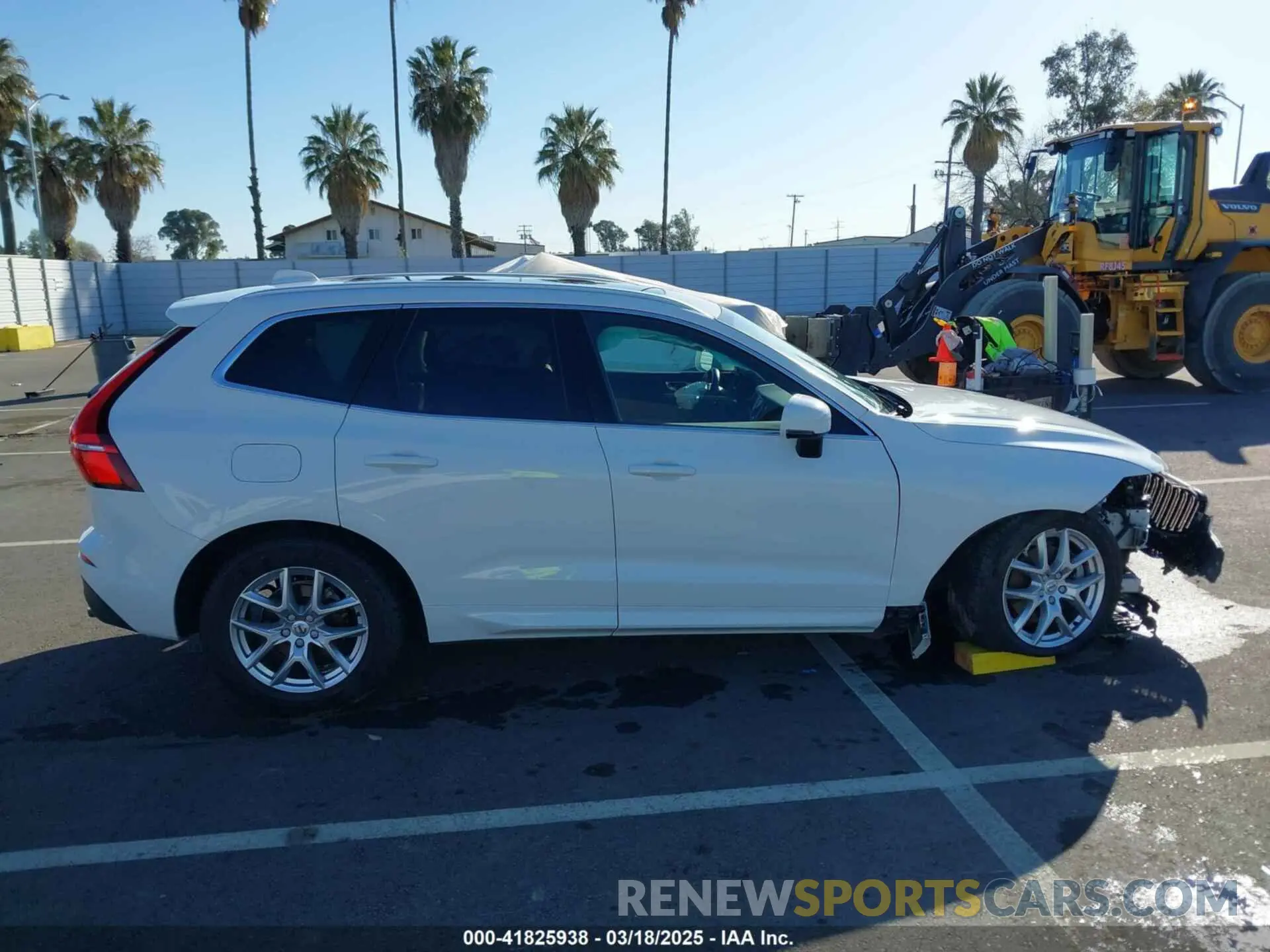 13 fotografías del automóvil dañado YV4102RK4L1582958 VOLVO XC60 2020