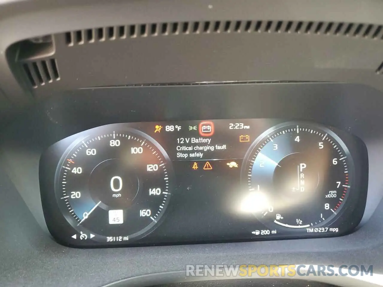 9 fotografías del automóvil dañado YV4102RK5L1432910 VOLVO XC60 2020