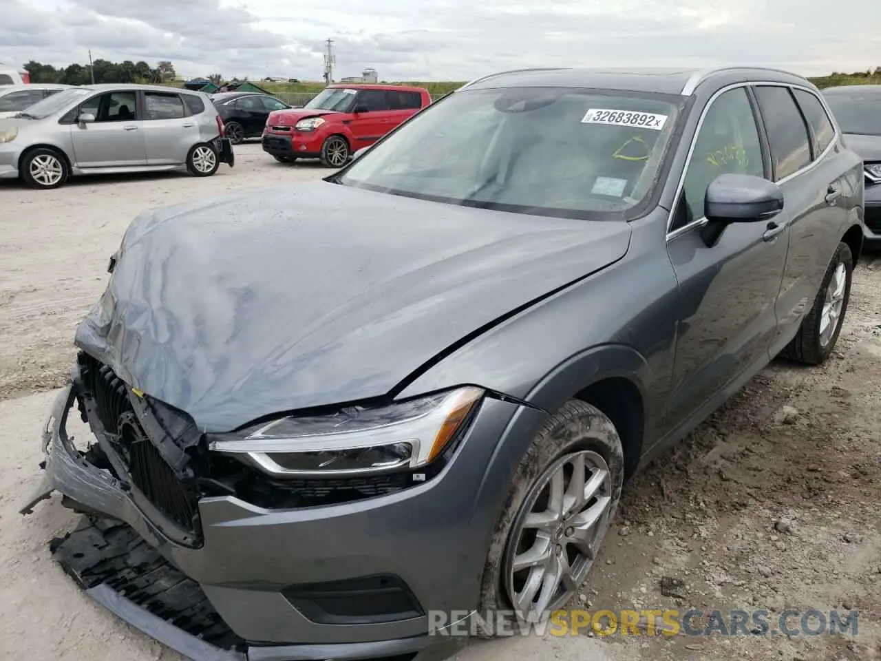 2 fotografías del automóvil dañado YV4102RK6L1440515 VOLVO XC60 2020