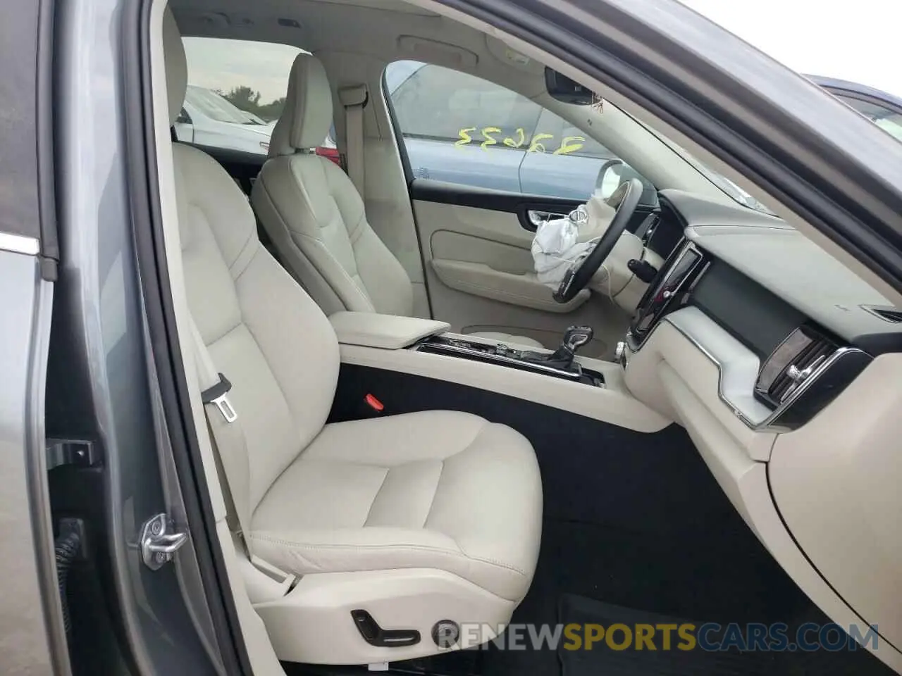 5 fotografías del automóvil dañado YV4102RK6L1440515 VOLVO XC60 2020