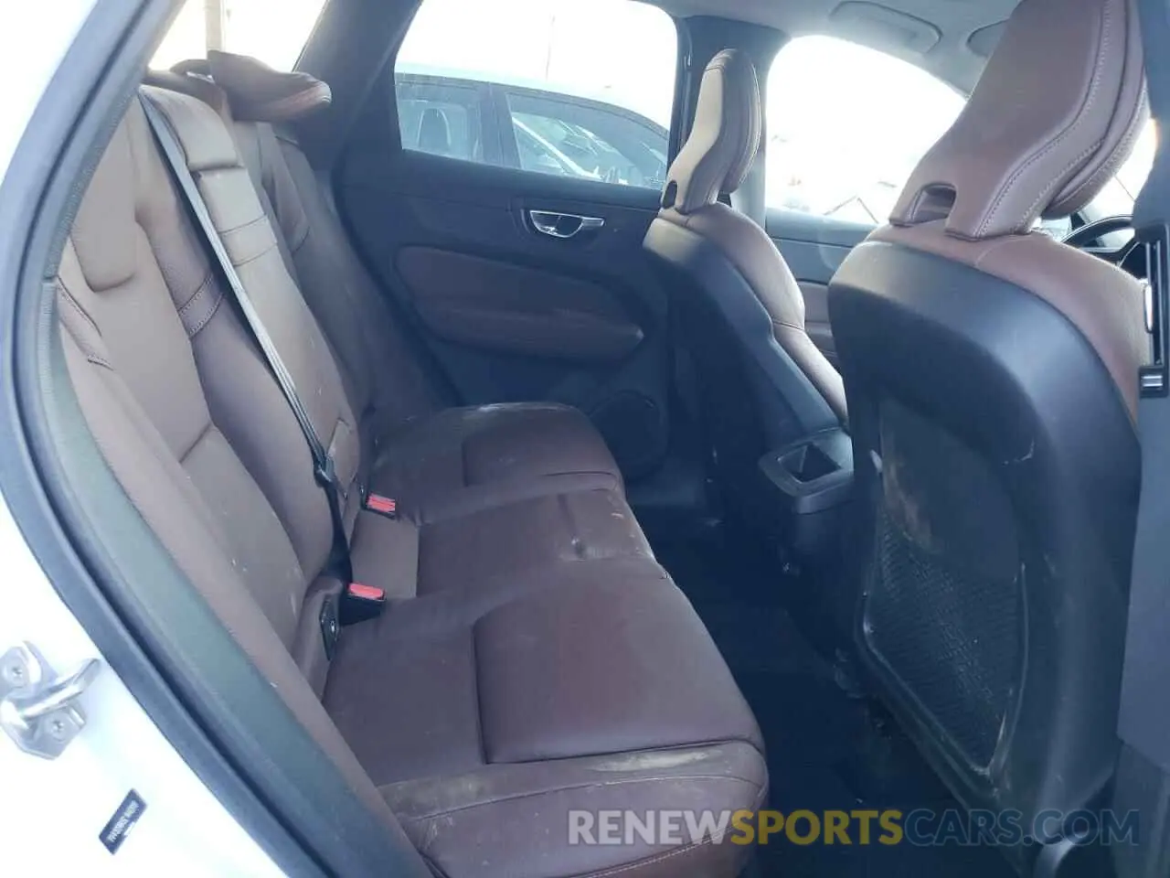 10 fotografías del automóvil dañado YV4102RK6L1440918 VOLVO XC60 2020