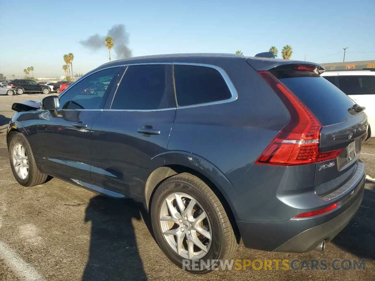 2 fotografías del automóvil dañado YV4102RK6L1565885 VOLVO XC60 2020
