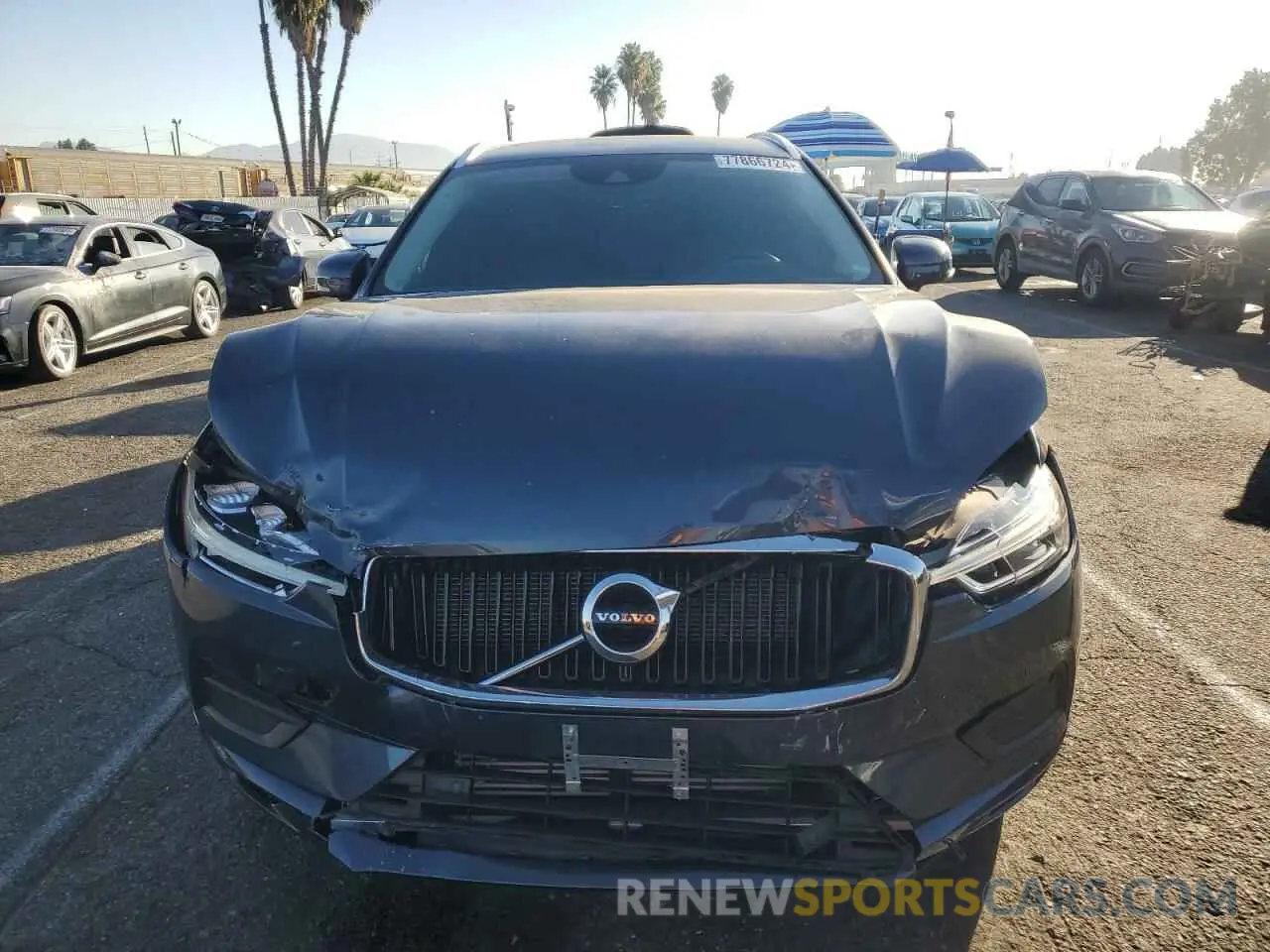 5 fotografías del automóvil dañado YV4102RK6L1565885 VOLVO XC60 2020